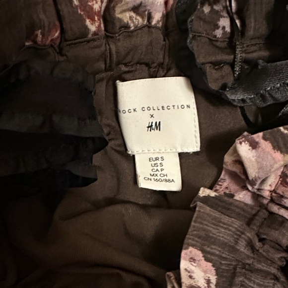 H&M Floral Ruffle Blouse - Brown and Pink - Picture 2 of 4